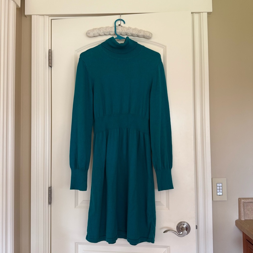 Elegant Teal Long Sleeve Dress
